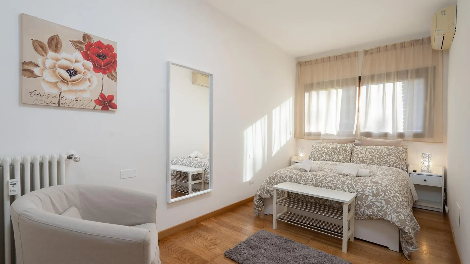 Your Place In Rome Apartments 0*,  Itália
